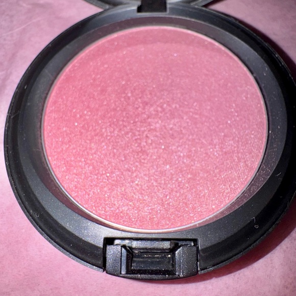 MAC M.A.C. Cosmetics Iridescent Powder Highlighter Blush - Ice - Pls. Read - Picture 2 of 6